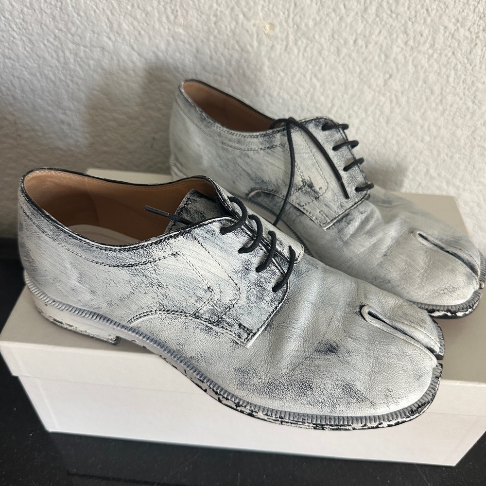 Maison Margiela's Tabi Bianchetto brogues size 39 made in Italy, in original box
